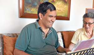 Luis Herrera, hoy con 42 a&ntilde;os, super&oacute; todas las barreras y comentarios de sus maestros en el colegio y universidad. Se gradu&oacute; de licenciado. Karly Torres / El Tel&eacute;grafo