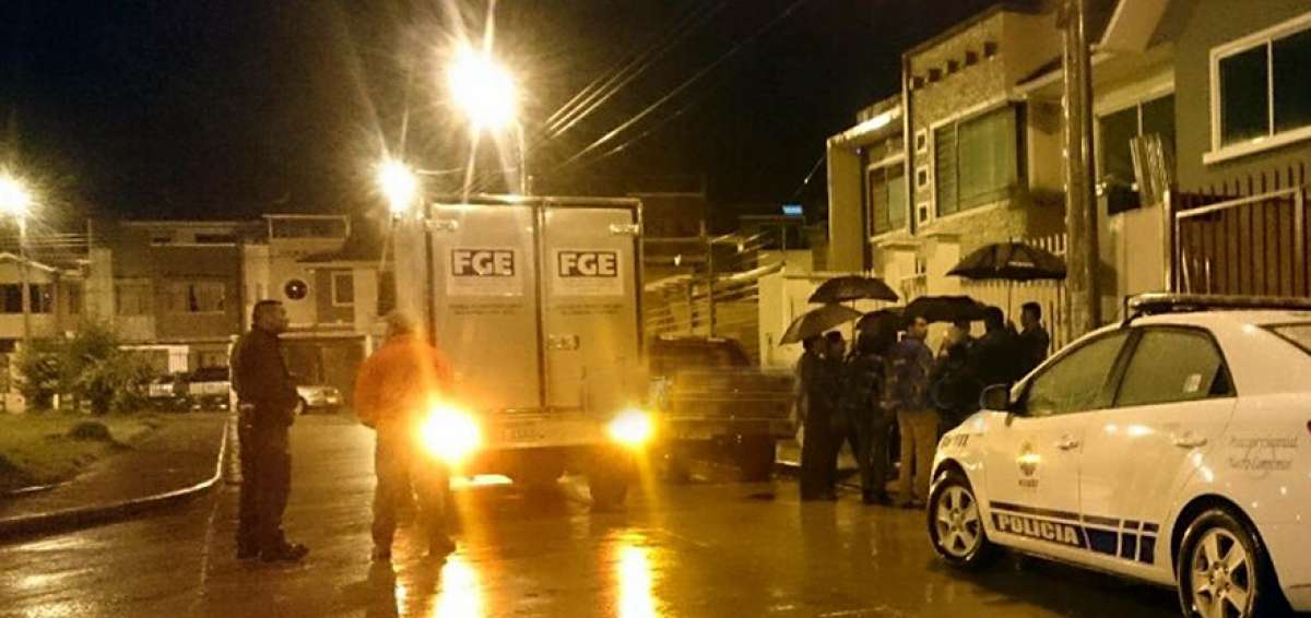 Personal de Criminal&iacute;stica realiz&oacute; el levantamiento del cad&aacute;ver.