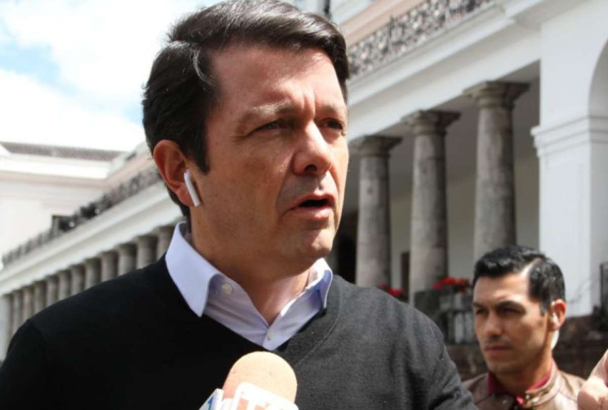 Francisco Jiménez, ministro de Gobierno, aseguró que los movimientos sociales tendrán que poner fin a las paralizaciones para dialogar. 