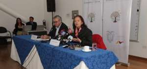 Berenice Cordero, titular del MIES, durante la rueda de prensa. 