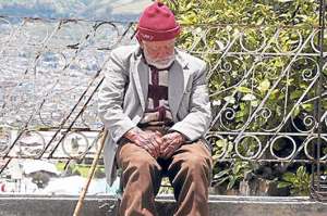 El abandono es una de las principales causas de depresi&oacute;n en los adultos mayores, lo cual tambi&eacute;n contribuye al deterioro de su salud y p&eacute;rdida de autonom&iacute;a. Foto: Cortes&iacute;a