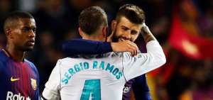 Barcelona resiste con inferioridad y salva un empate ante el Real Madrid