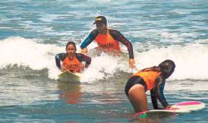 La variedad de olas en Manta es una atracci&oacute;n para los amantes del surf