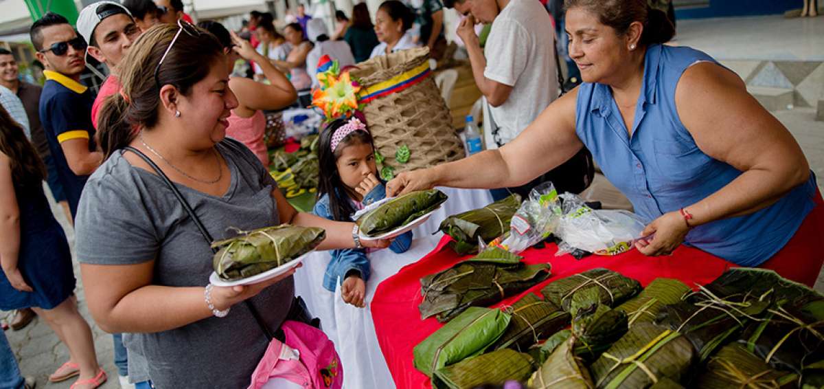 Las manabitas coinciden en que el amor y el cari&ntilde;o que le pongan a la preparaci&oacute;n de la tonga es lo que las hace apetecibles al paladar.  