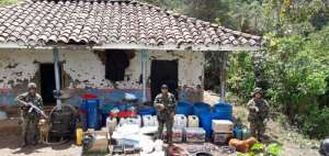 Destruyen laboratorios de drogas del ELN cerca de la frontera con Ecuador