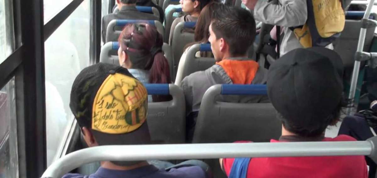 En Cuenca se plantea pagar el pasaje del bus con tarjeta