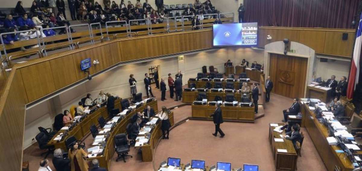 El Senado aprueb&oacute; las tres causales de despenalizaci&oacute;n del aborto tras extensa jornada.