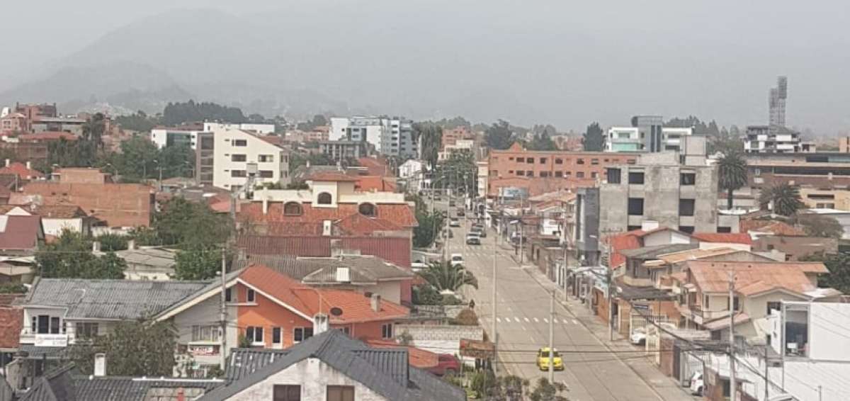 La ceniza del volc&aacute;n Sangay lleg&oacute; a Cuenca