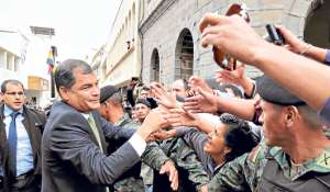 El presidente Rafael Correa particip&oacute; en la sesi&oacute;n solemne por los 190 a&ntilde;os de cantonizaci&oacute;n de Azogues. Foto: Cortes&iacute;a / Presidencia de la Rep&uacute;blica