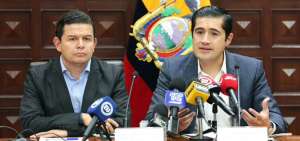 El Juan Sebasti&aacute;n Rold&aacute;n, secretario de la Presidencia; junto a Richard Mart&iacute;nez, ministro de Econom&iacute;a, en rueda de prensa.