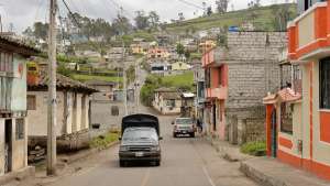 Las calles en Ambatillo luc&iacute;an vac&iacute;as y en silencio. Foto: Roberto Ch&aacute;vez / El Tel&eacute;grafo 