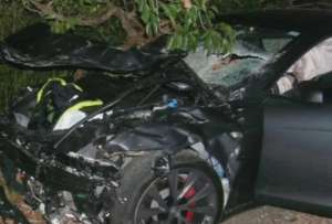 Tesla tendrá que pagar una multa, tras un fatal accidente de tránsito en Miami, en 2019. 