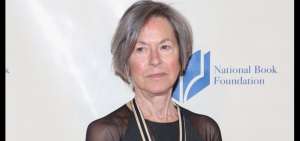 Louise Gl&uuml;ck en una imagen de noviembre de 2014.