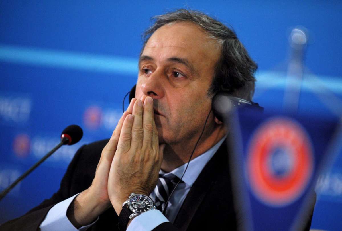 Candidatura Platini a presidencia FIFA, congelada mientras dura su suspensi&oacute;n