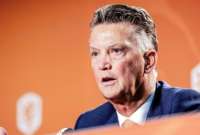 Louis van Gaal, DT de Países Bajos, en una conferencia de prensa