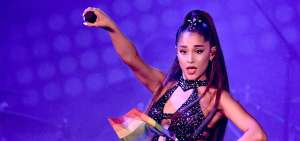 Ariana Grande, de 25 a&ntilde;os, inici&oacute; su carrera art&iacute;stica en 2011. Ha prestado su voz para pel&iacute;culas animadas y participado en teatro y televisi&oacute;n. 