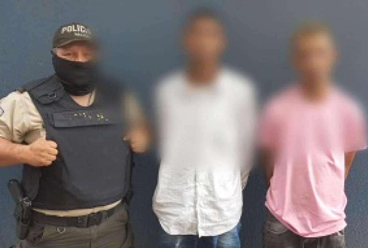 Dos personas fueron detenidas por extorsionar a comerciantes en Guayaquil.