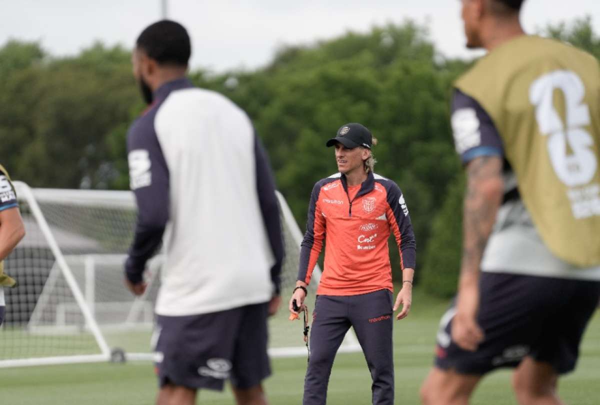 Sebasti&aacute;n Beccacece defini&oacute; el once para el debut mundialista.