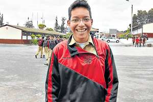 Nombre completo: Leandro Josu&eacute; Garc&iacute;a Silva. Profesi&oacute;n: estudiante. Nacionalidad: ecuatoriana. Fecha de Nacimiento: 16 febrero 1997. Edad:17 a&ntilde;osEstado Civil:solteroHijos: No Educaci&oacute;n:Secundaria en el colegio Bol&iacute;var Experiencia Laboral: No la tiene a&uacute;n.