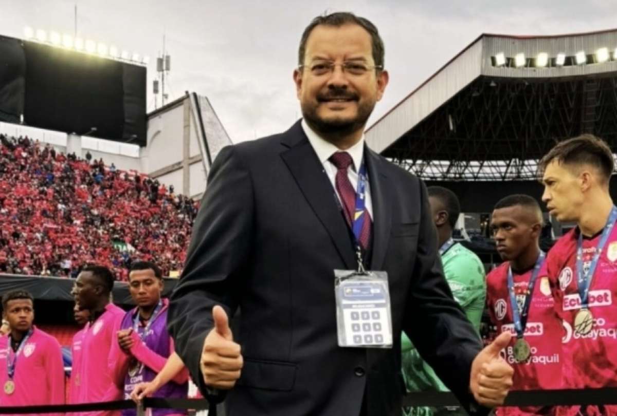 El Directorio del Club Deportivo El Nacional acept&oacute; la renuncia de Marco Vinicio Pazos y de Pablo Erazo. El club ya cuenta con un presidente de la instituci&oacute;n encargado..