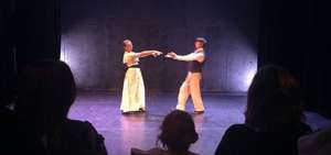 Francia acogi&oacute; presentaci&oacute;n de danza contempor&aacute;nea y tradicional del Ecuador