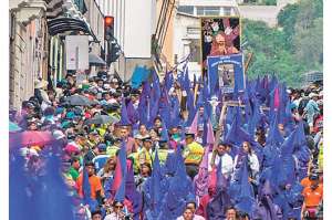 Los feligreses buscaron renovar su fe y reforzar su espiritualidad en esta &eacute;poca en la conmemoraci&oacute;n de la Semana Santa. Foto: Fernando Sandoval / El Tel&eacute;grafo