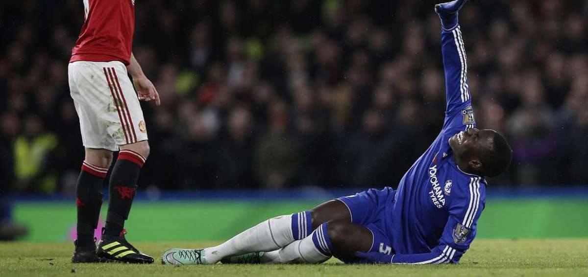 El franc&eacute;s del Chelsea Zouma no jugar&aacute; la Eurocopa por lesi&oacute;n de rodilla