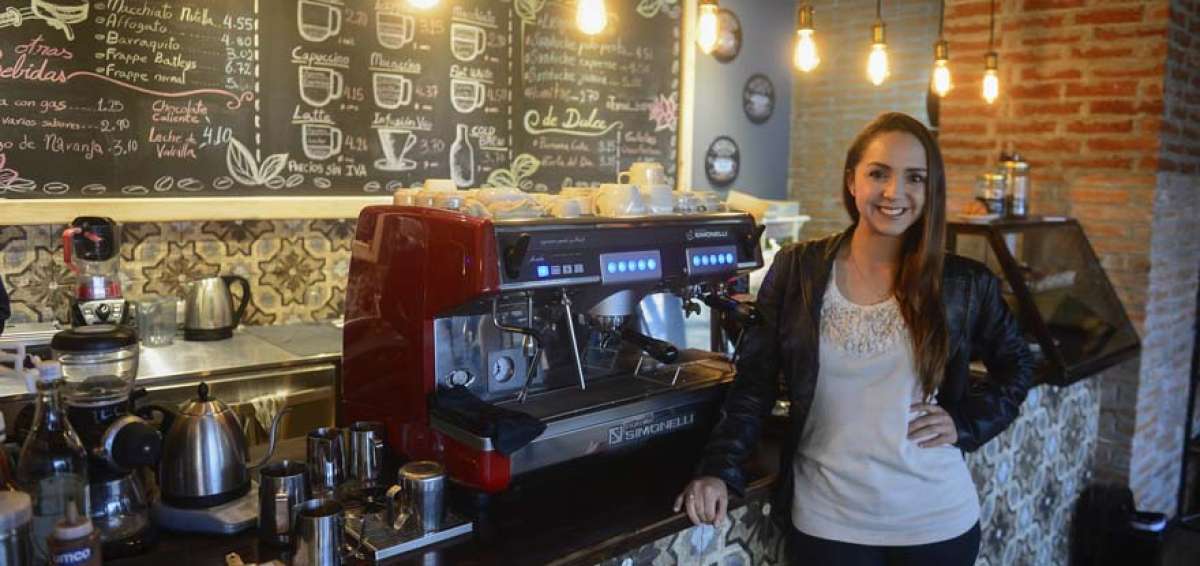 Il barista ofrece una experiencia alrededor del caf&eacute; de especialidad