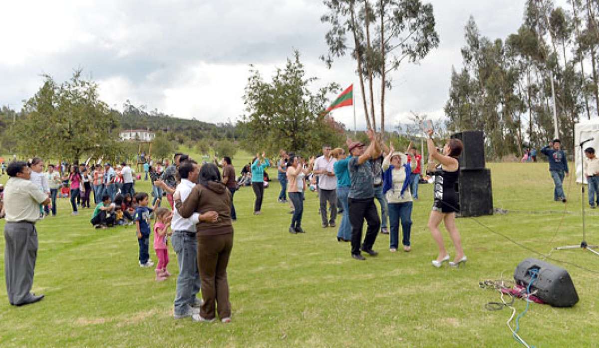 El Parque Provincial de la Familia, en la v&iacute;a a Quisapincha, tambi&eacute;n fue concurrido. Foto: Roberto Ch&aacute;vez |  El Tel&eacute;grafo