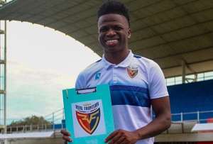 El influencer firm&oacute; su primer contrato en el f&uacute;tbol profesional