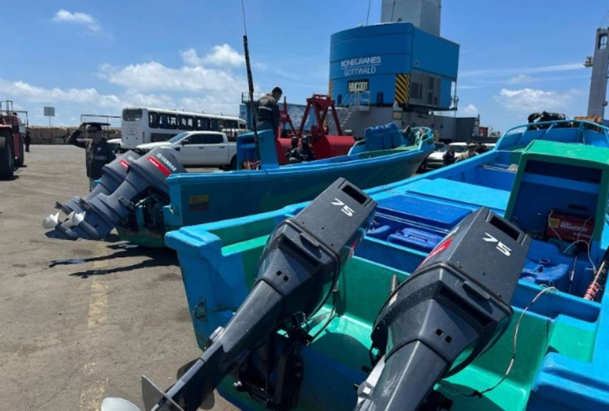 Tres lanchas, toneladas de droga y 11 capturados: el golpe al narco frente a Manta