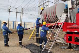 Una nueva subestación móvil para fortalecer la continuidad de energía en El Oro fue inaugurada.