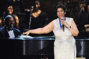 Aretha Franklin reversiona a Barbra Streissand y Adele en su nuevo disco