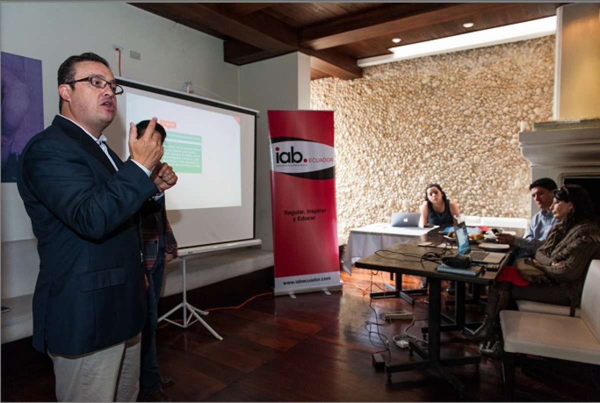 Eduardo Castro, presidente de IAB, se&ntilde;al&oacute; que  las empresas prefieren publicitar en medios digitales antes que en impresos. FOTO: John Guevara/El Tel&eacute;grafo