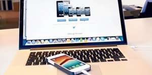 WireLurker primero infecta las Mac y luego los dispositivos que est&aacute;n conectados a las computadoras.Tomado de http://www.prshouts.com