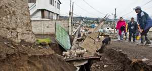 El alud que se form&oacute; con las fuertes lluvias en el barrio Huachi Bel&eacute;n causa temor a los habitantes de esa zona, situada al sur de la capital de Tungurahua.