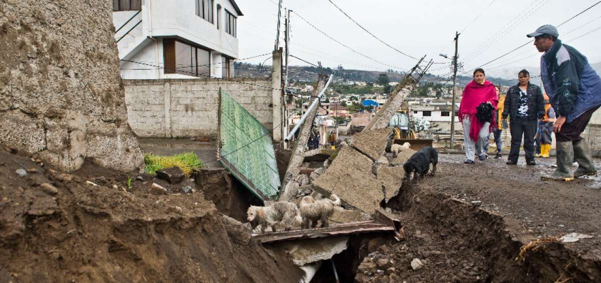 El alud que se form&oacute; con las fuertes lluvias en el barrio Huachi Bel&eacute;n causa temor a los habitantes de esa zona, situada al sur de la capital de Tungurahua.