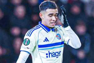 Kendry P&aacute;ez no tiene espacio en el Racing