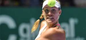 Kerber logra ante Halep su segunda victoria en el Masters de Singapur