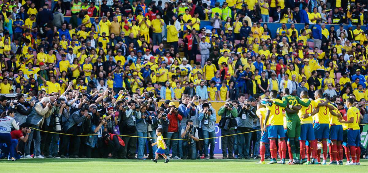 Jugadas tres jornadas del certamen premundial, la Selecci&oacute;n Ecuatoriana de F&uacute;tbol se constituye en la mejor de la regi&oacute;n. Los jugadores muestran unidad y solidaridad. Ayer sacaron adelante un partido complicado ante Uruguay. Foto:&Aacute;lvaro P&eacute;rez/El Tel&eacute;grafo
