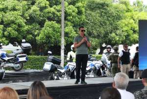 El presidente Daniel Noboa entreg&oacute; equipos a la Polic&iacute;a Nacional.