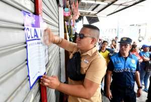 Locales sin permisos municipales, ni patentes ni aval de bomberos fueron clausurados y notificados en el centro de Guayaquil. 