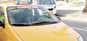 Cabildo clausur&oacute; locales donde se falsificaban adhesivos del RUAT