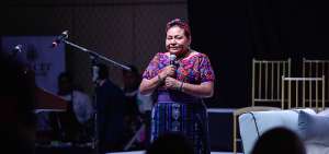 Rigoberta Mench&uacute;, emblem&aacute;tica l&iacute;der ind&iacute;gena, considera que el colectivo ahora se siente orgulloso de sus or&iacute;genes en la regi&oacute;n.