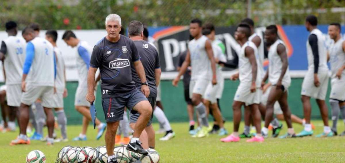Omar De Felippe lleg&oacute; a Emelec a inicios de 2015 y consigui&oacute; el primer tricampeonato para la instituci&oacute;n.
