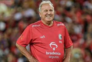 Zico anotó dos goles en el juego amistoso