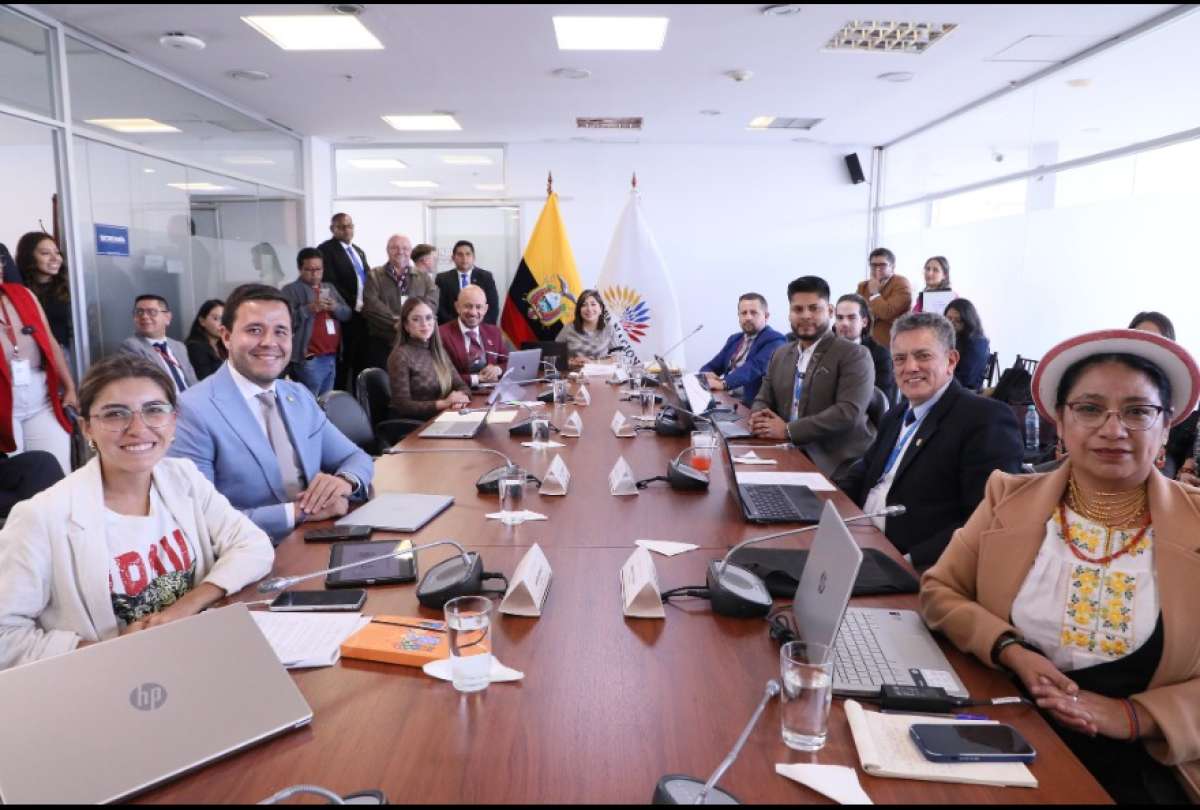 Reforma al COIP busca frenar a delincuentes que se hacen pasar por polic&iacute;as o militares