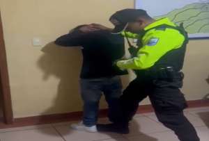 Un hombre fue puesto a órdenes de las autoridades por presunto delito de extorsión bajo la modalidad de vacunas. 