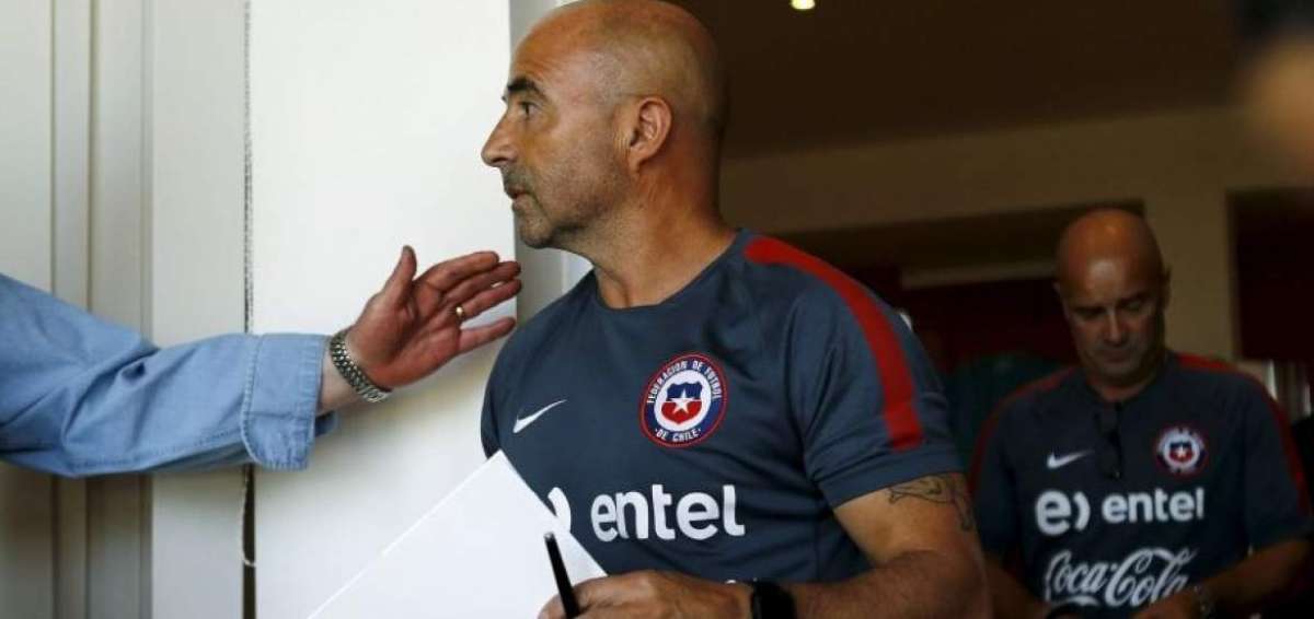 Sampaoli hab&iacute;a manifestado hace unos d&iacute;as, en rueda de prensa, que se sent&iacute;a "reh&eacute;n" de la ANFP.