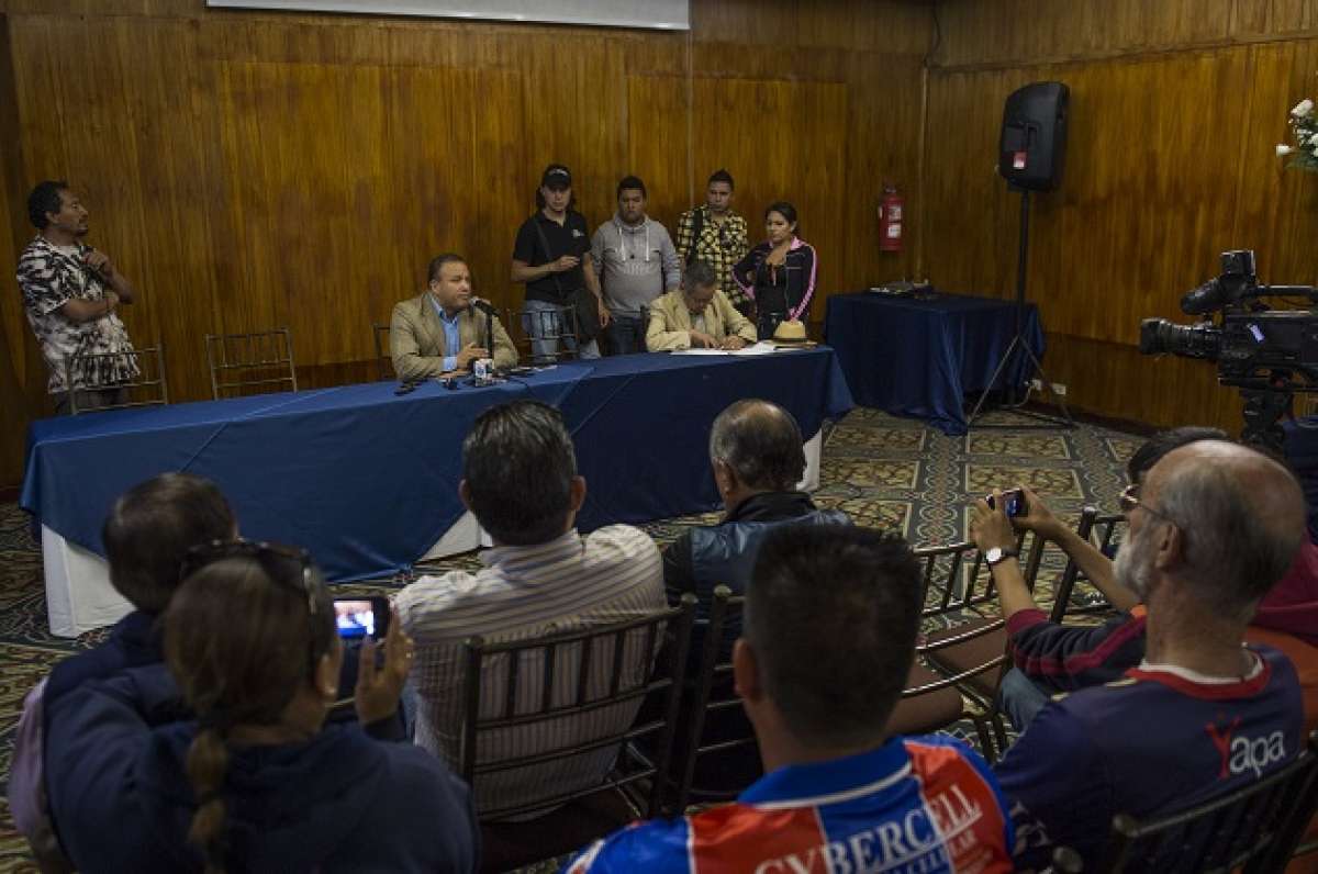 Directivos y socios de Deportivo Quito participaron de la Asamblea el s&aacute;bado pasado, en donde resolvieron la salida de los gerenes, entre otros aspectos. Foto: Fernando Sandoval/ EL TEL&Eacute;GRAFO